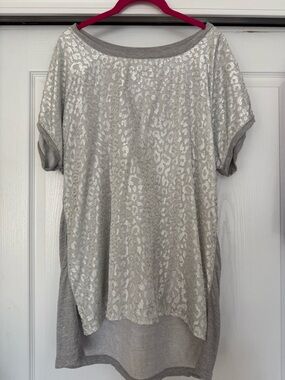 Chico’s Women's Metallic Silver Leopard Print Short Sleeve Top